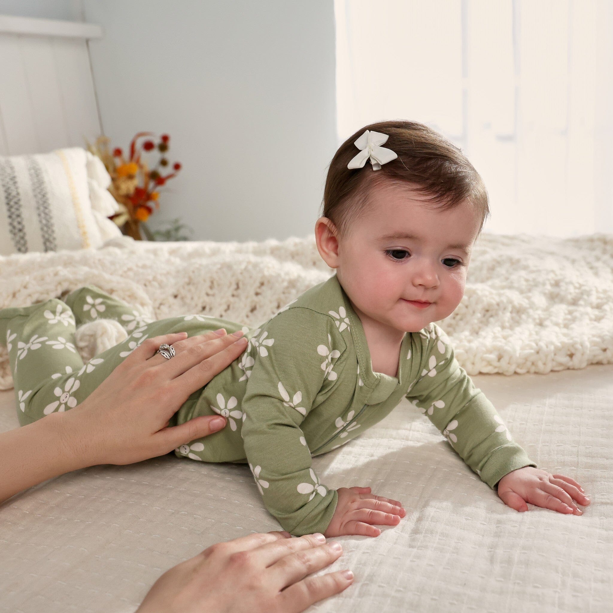 Baby Girls White Flowers Sleep 'N Play - Image 3