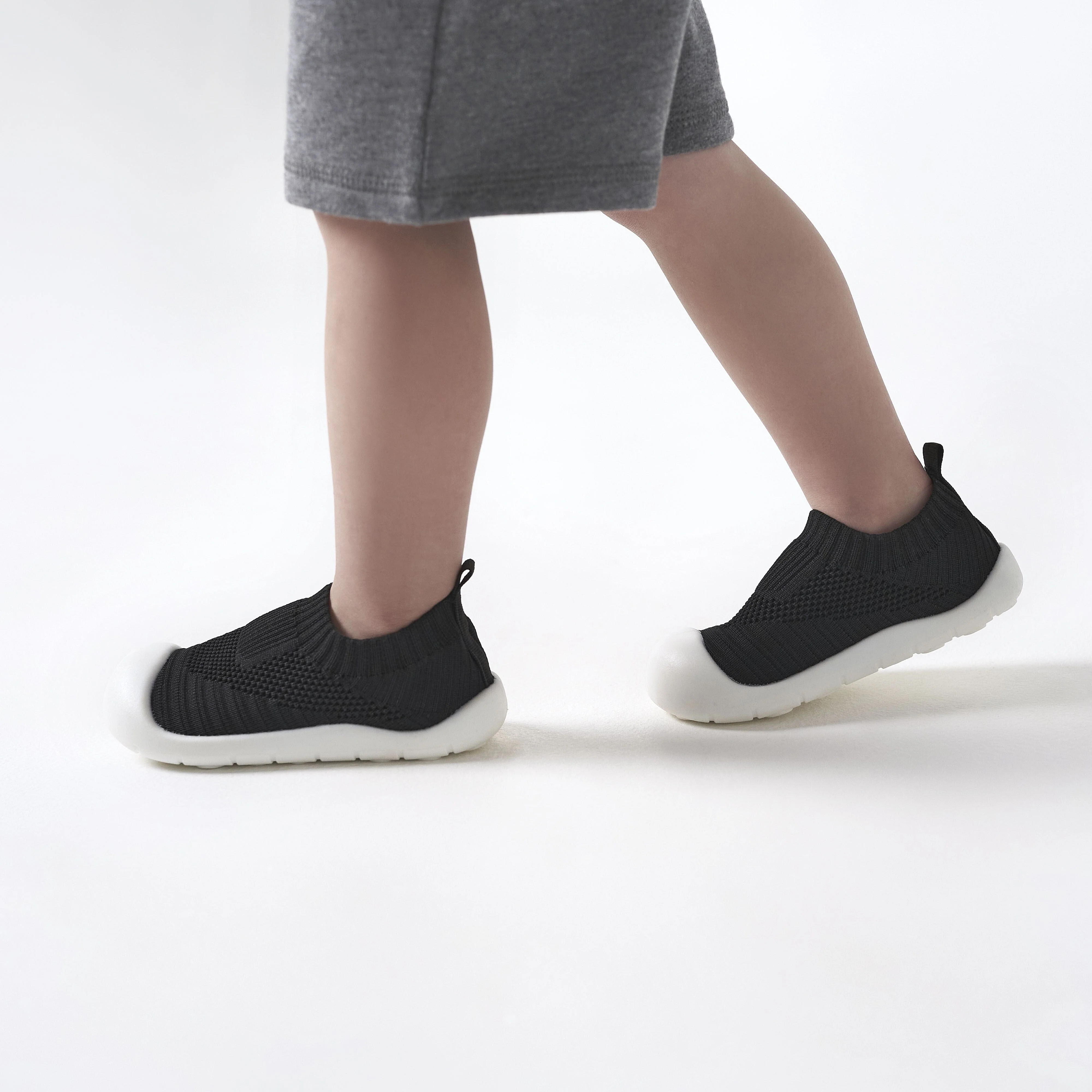 Toddler Neutral Black Stretchy Knit Slip-On Sneaker, US 11 - Image 3