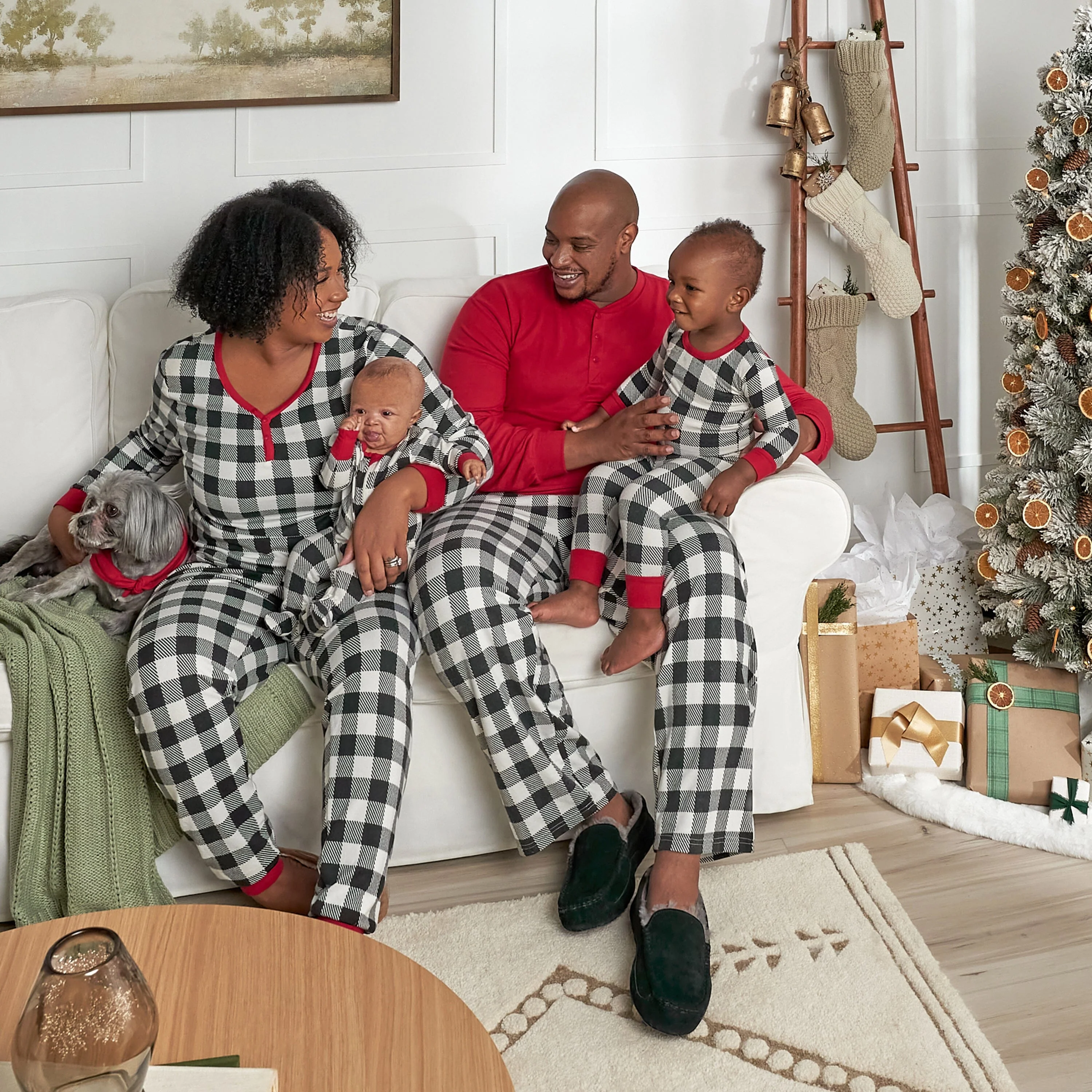 2-Piece Men's Buffalo Plaid Hacci Pajama Set - Image 4