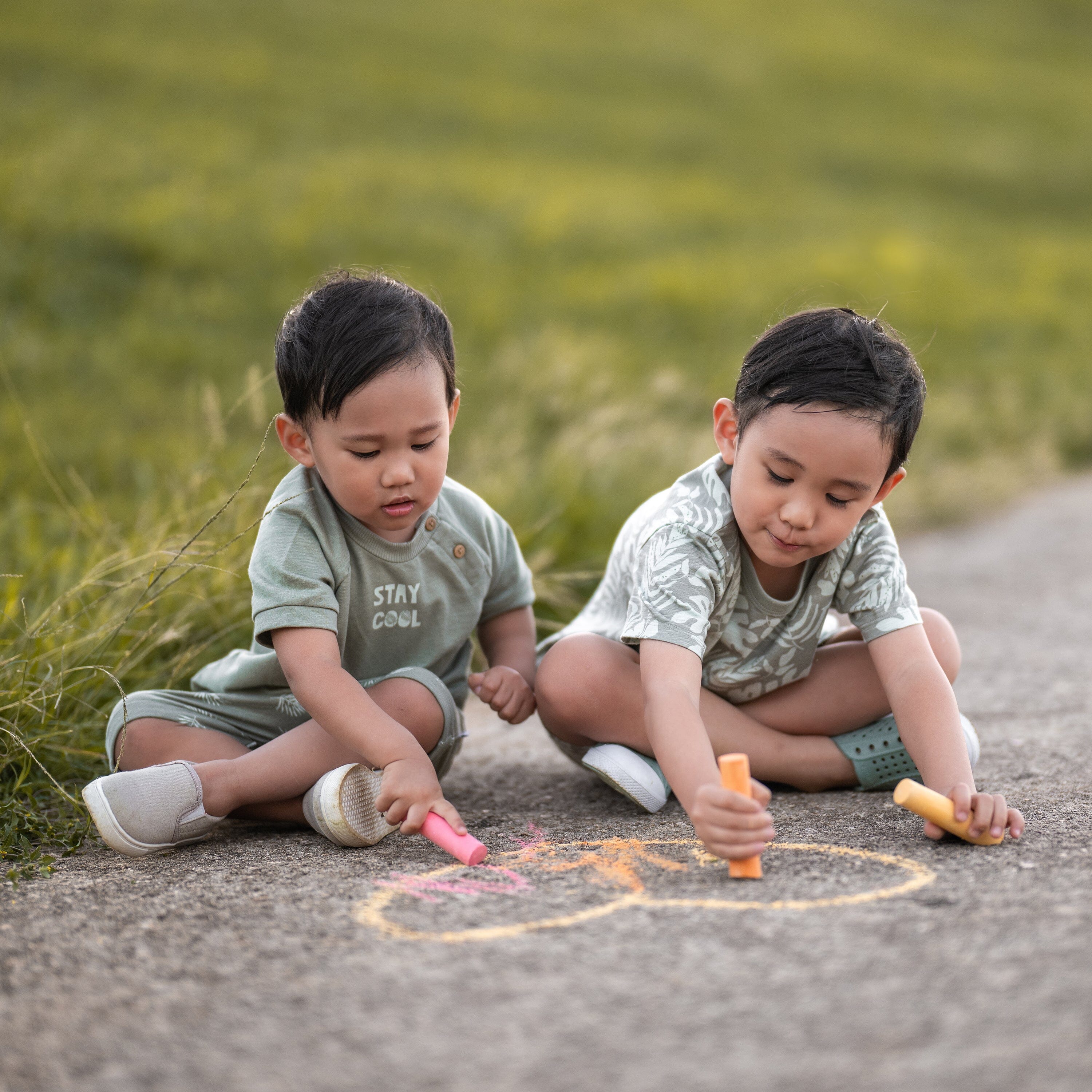 2-Piece Baby Boys Palms T-Shirt and Shorts Set - Image 3