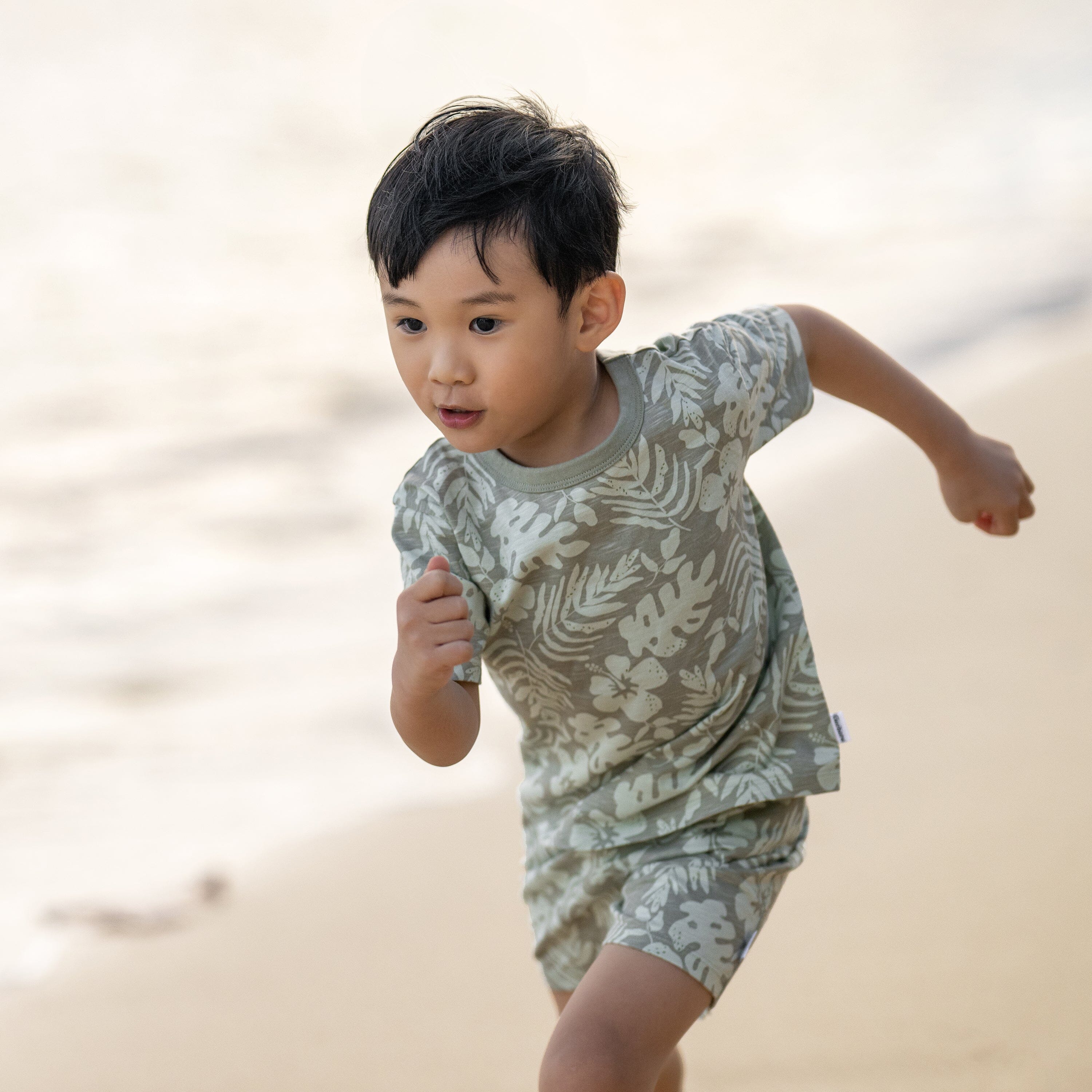 2-Piece Baby and Toddler Boys Tropical Leaves T-Shirt and Shorts Set - Image 3