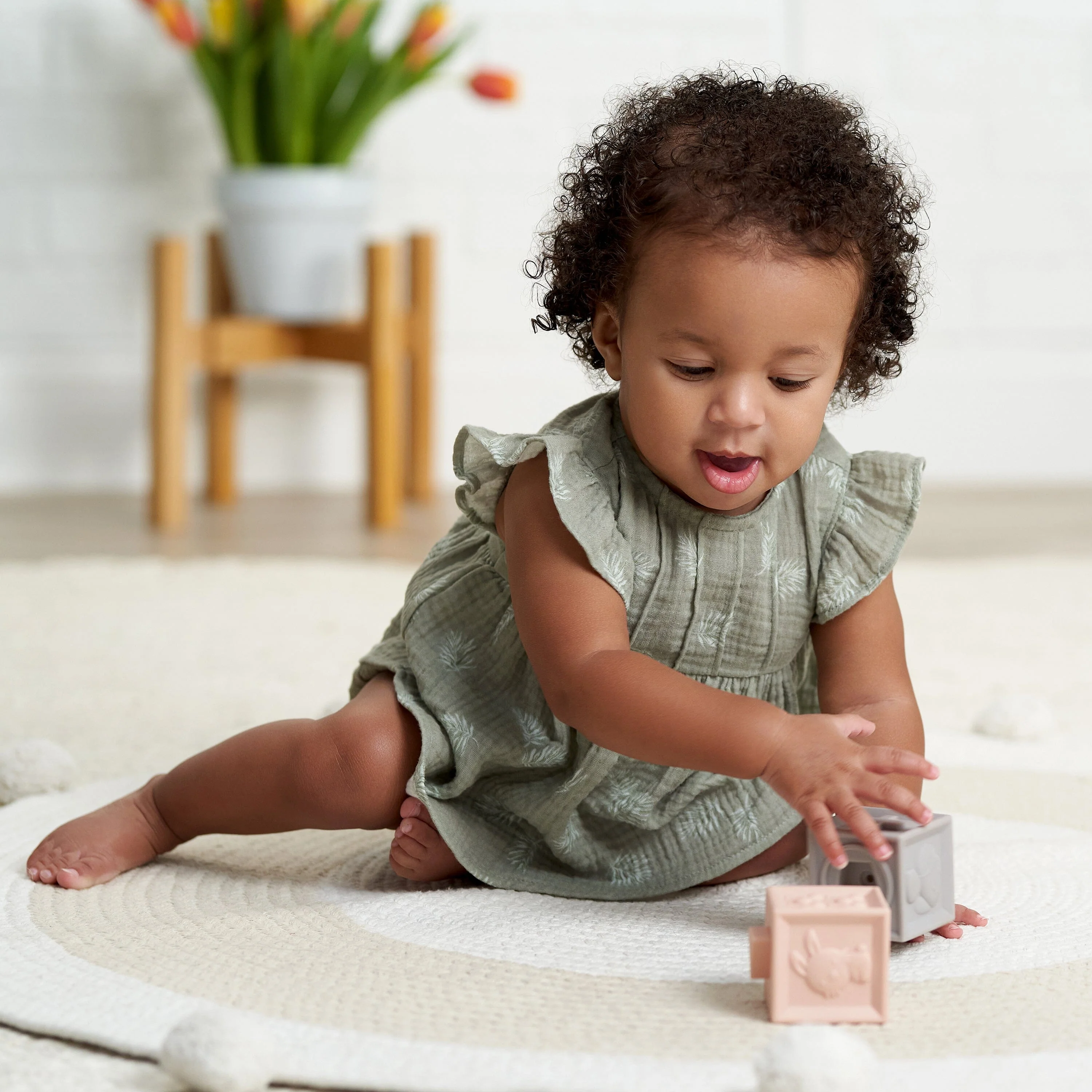 2-Piece Baby Girls Palms Tunic and Diaper Cover Set - Image 2