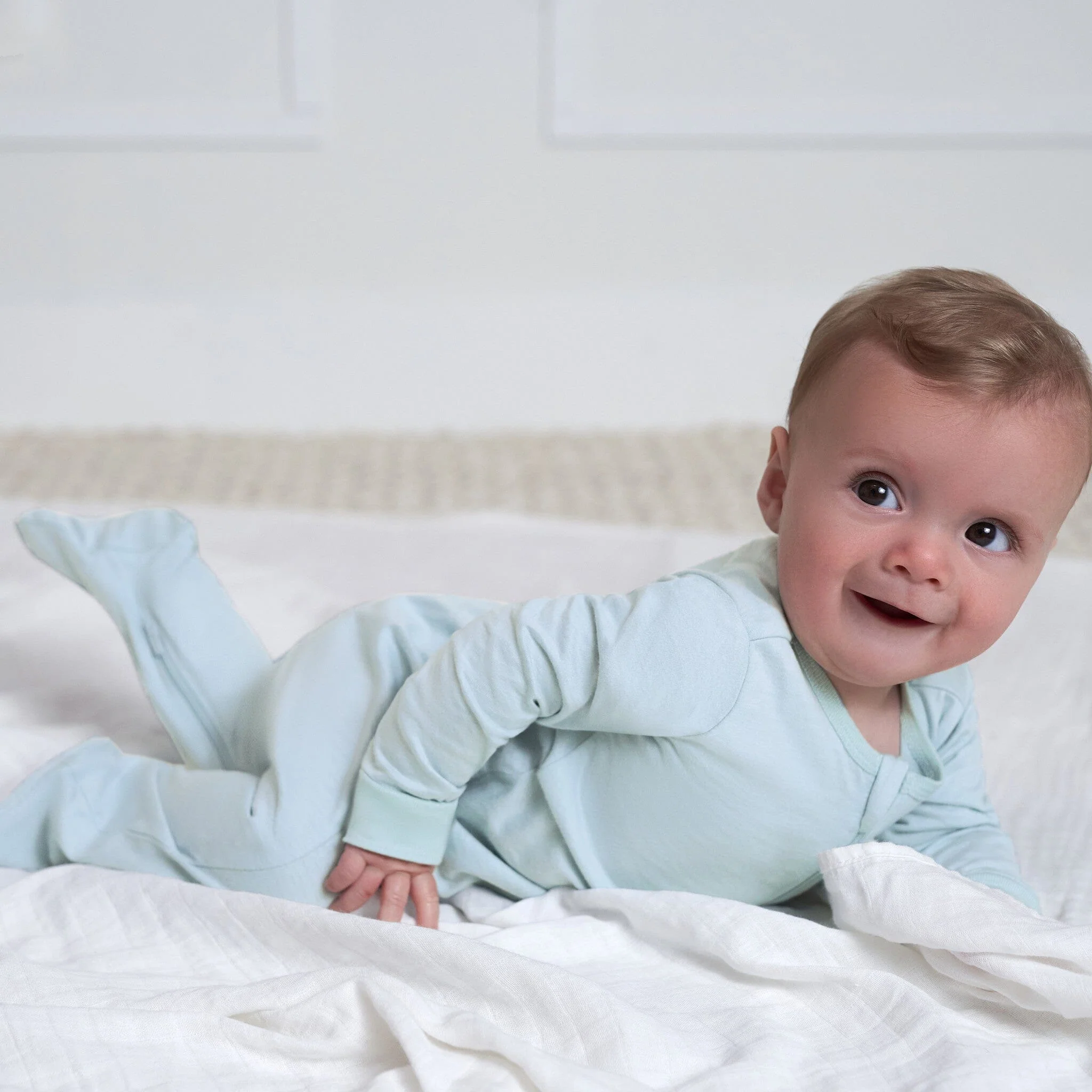 3-Pack Baby Neutral Pink & Blue Sleep 'N Plays - Image 2