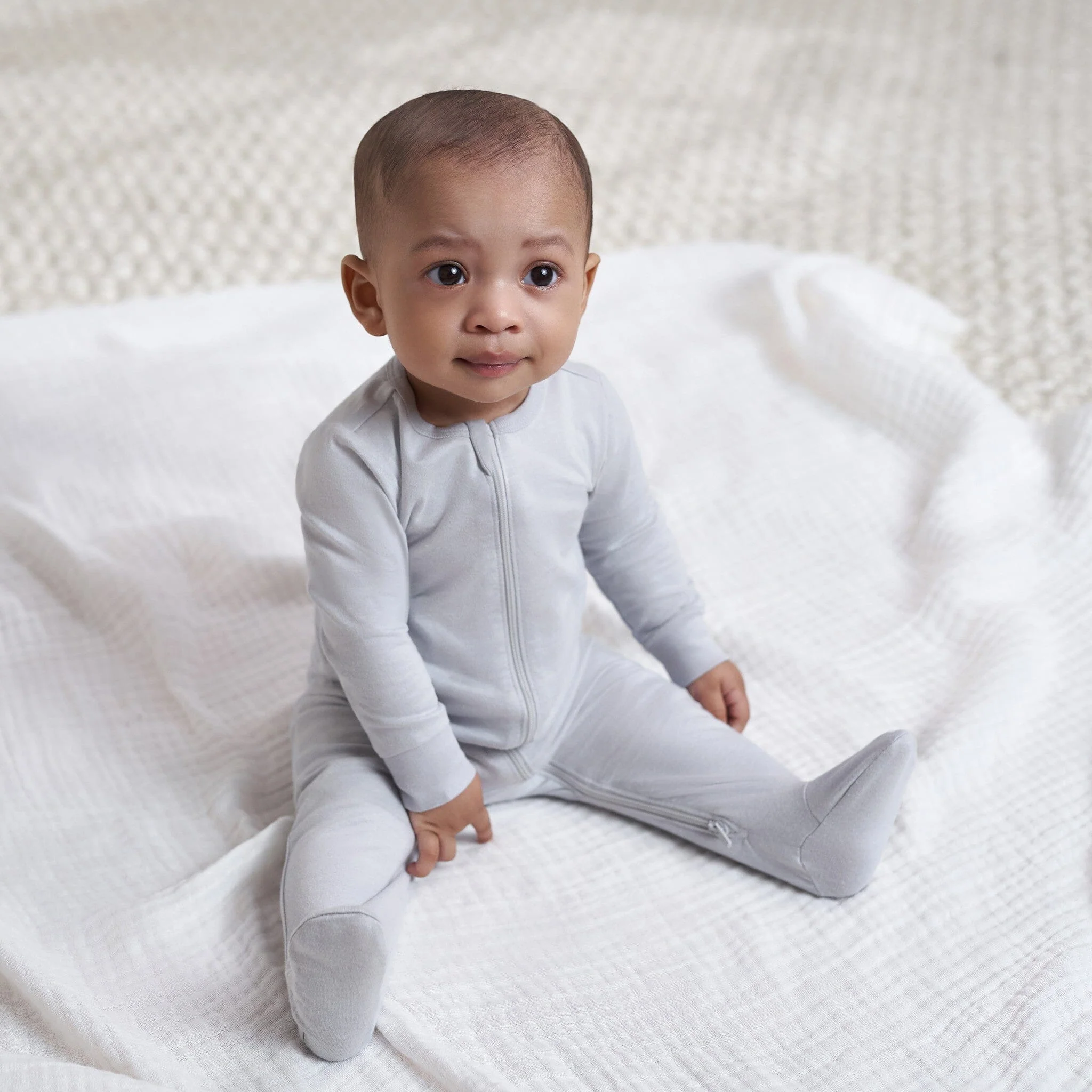 3-Pack Baby Neutral Greys Sleep 'N Plays - Image 2