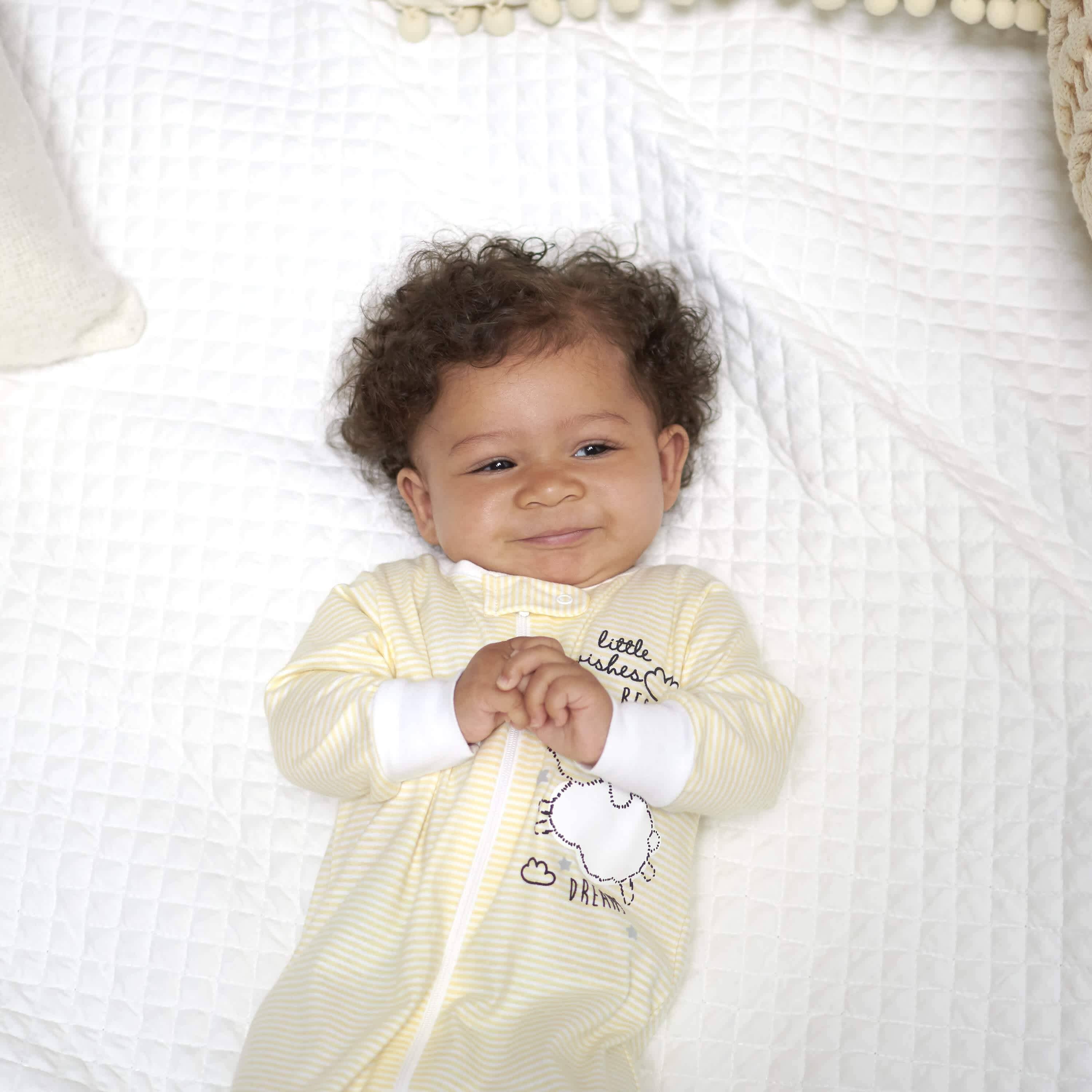 GerberĀ® 4-Pack Baby Neutral Lamb & Sheep Sleep 'N Play Bundle - Image 4