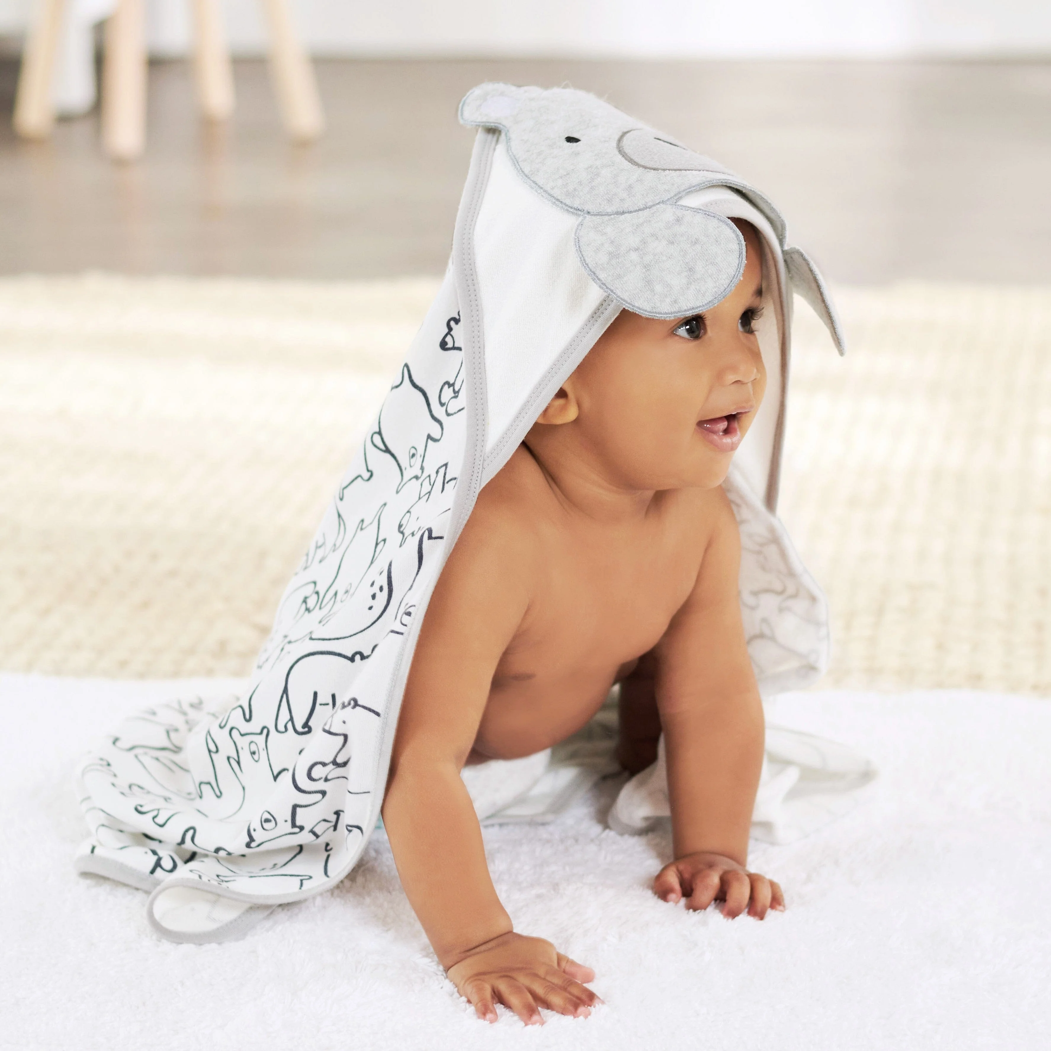 4-Piece Boys Bear Hooded Towel and Washcloths Set - Image 2