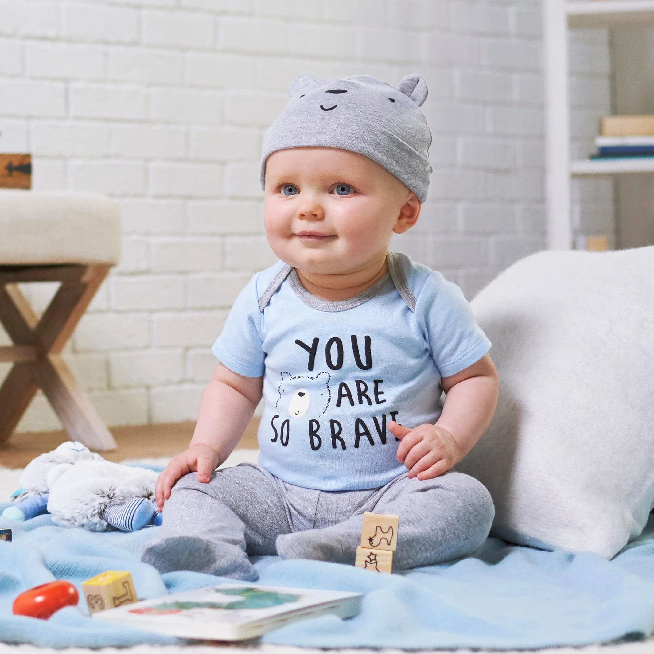 4-Piece Baby Boys Bear Take Me Home Set - Image 4